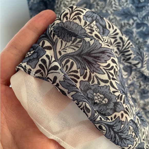 Contemporaine Blue and White Blouse - Picture 3 of 5